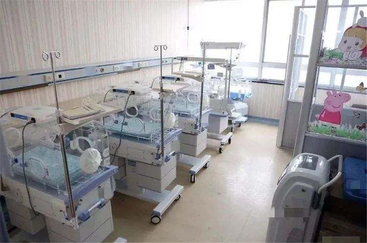 懷疑孩子非親生，夫妻偷做親子鑒定，竟是正規醫院新生兒被抱錯？