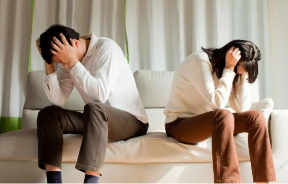 丈夫一心領(lǐng)養(yǎng)孩子，妻子一紙親子鑒定驗(yàn)渣男！實(shí)在太渣啦！