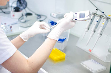 產(chǎn)婦醫(yī)院生下男嬰，后男嬰竟變成女嬰，親子鑒定后家屬樂了