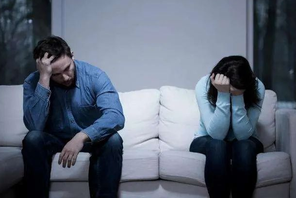 透過現(xiàn)象看本質(zhì)，親子鑒定者折射出的是忠貞與道德的信任危機！