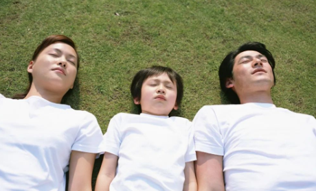 偏信“滴血認親”雙方親屬血液相融于清水引鬧劇 DNA親子鑒定才可靠 偏信“滴血認親”雙方親屬血液相融于清水引鬧劇 DNA親子鑒定才可靠