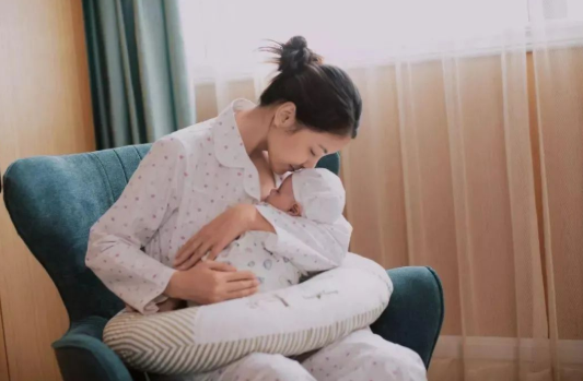 女方網(wǎng)友：父子倆血型一樣親子鑒定就是親生的嗎？