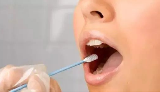 在家怎樣做親子鑒定最簡(jiǎn)單？毛發(fā)樣本采集好后放入標(biāo)記好的信封內(nèi)