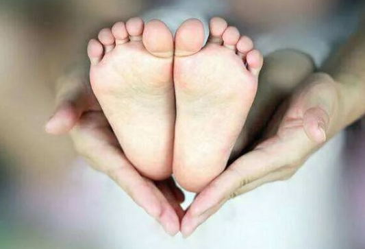 給小孩做親子鑒定需要什么樣本？采集口腔拭子嗎？